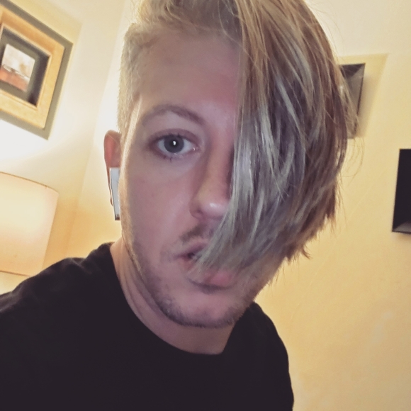 Meet your Posher, Jeremy - Picture 3 of 9